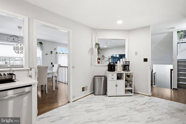 9622 RIDGE AVE, Fairfax, VA 22030