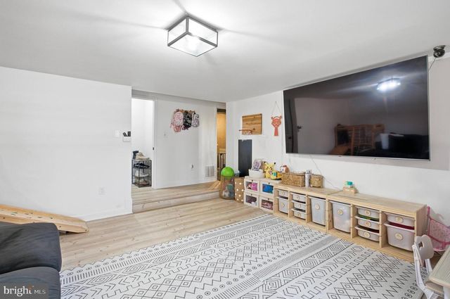 9622 RIDGE AVE, Fairfax, VA 22030