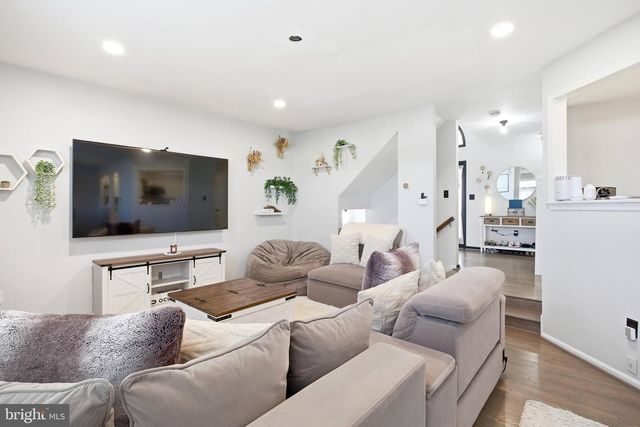 9622 RIDGE AVE, Fairfax, VA 22030