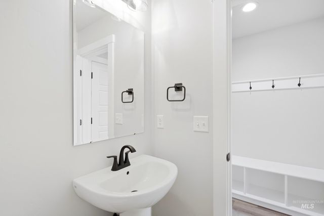 7435 W Newtown Dr, Eagle, ID 83616