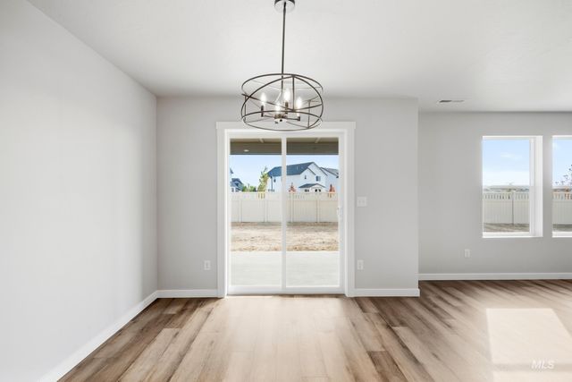 7435 W Newtown Dr, Eagle, ID 83616