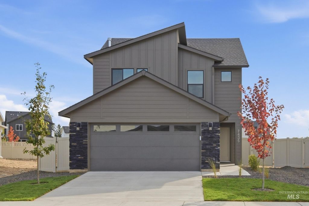 7435 W Newtown Dr, Eagle, ID 83616