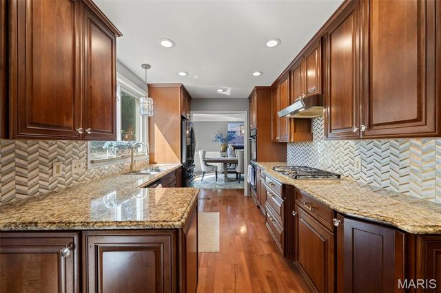 2073 Meadowbrook Way Drive, Chesterfield, MO 63017