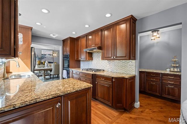 2073 Meadowbrook Way Drive, Chesterfield, MO 63017