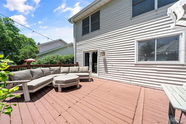 2073 Meadowbrook Way Drive, Chesterfield, MO 63017