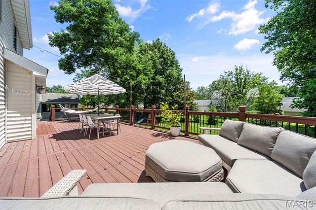 2073 Meadowbrook Way Drive, Chesterfield, MO 63017