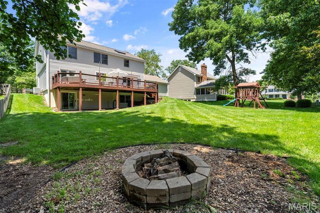 2073 Meadowbrook Way Drive, Chesterfield, MO 63017