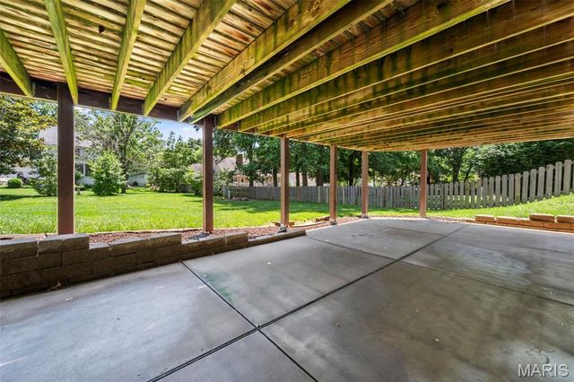 2073 Meadowbrook Way Drive, Chesterfield, MO 63017
