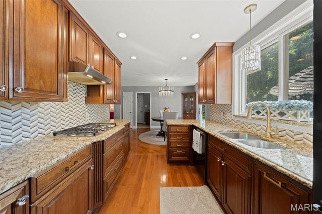 2073 Meadowbrook Way Drive, Chesterfield, MO 63017