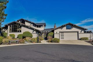 3284 Surmont Dr, Lafayette, CA 94549