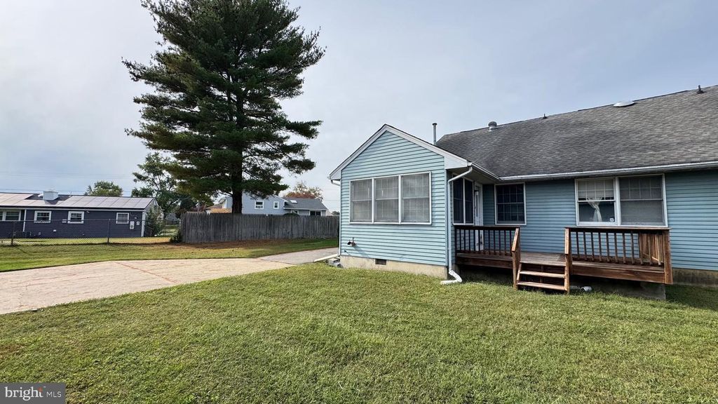 815 W WOOD AVE, Somerdale, NJ 08083