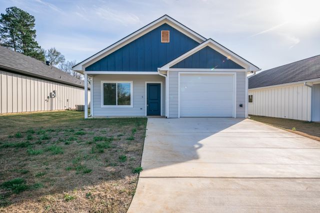 390 Alexander Street, Kilgore, TX 75662