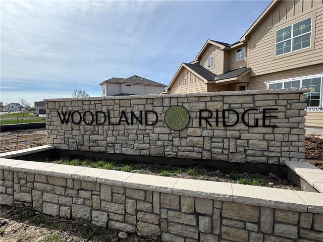 20774 Emerald Street, Spring Hill, KS 66083