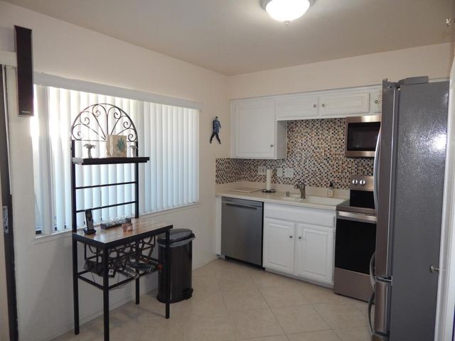 2010 Lawrence Crossley Road 1, Palm Springs, CA 92264