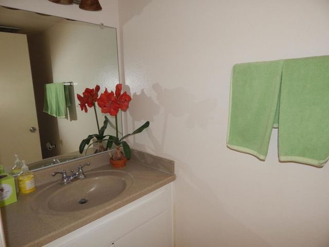 2010 Lawrence Crossley Road 1, Palm Springs, CA 92264