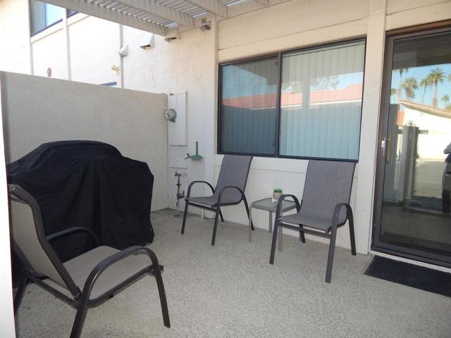 2010 Lawrence Crossley Road 1, Palm Springs, CA 92264