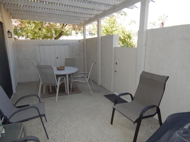 2010 Lawrence Crossley Road 1, Palm Springs, CA 92264