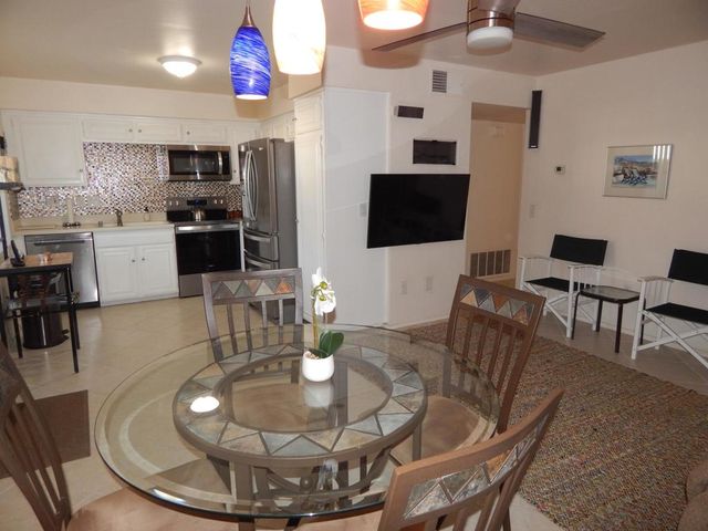 2010 Lawrence Crossley Road 1, Palm Springs, CA 92264