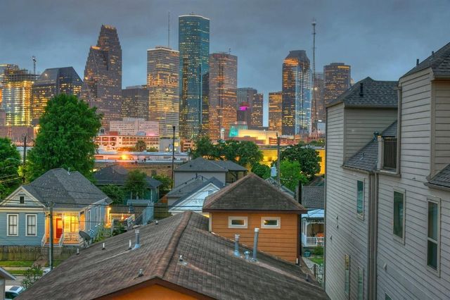 1111 Edwards Street, Houston, TX 77007