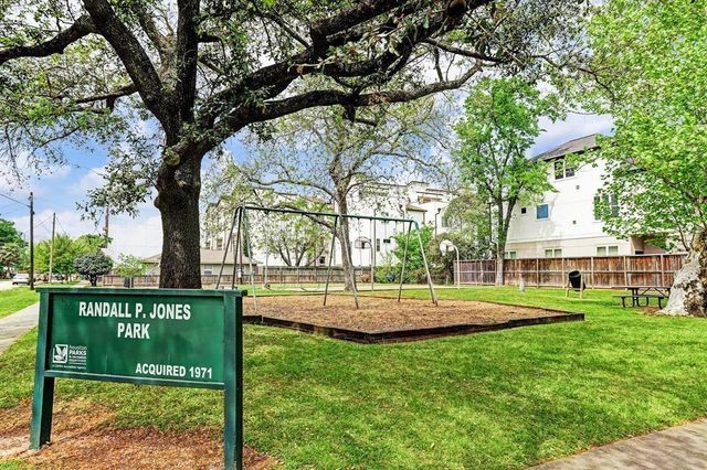 1111 Edwards Street, Houston, TX 77007