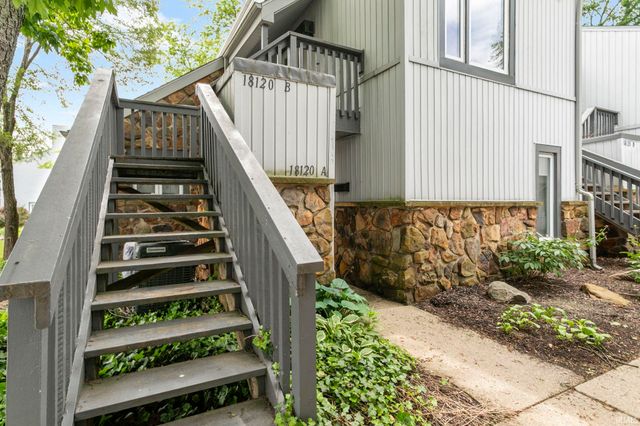 18120 Stoneridge St Apt B, South Bend, IN 46637