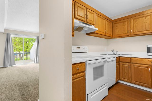 18120 Stoneridge St Apt B, South Bend, IN 46637
