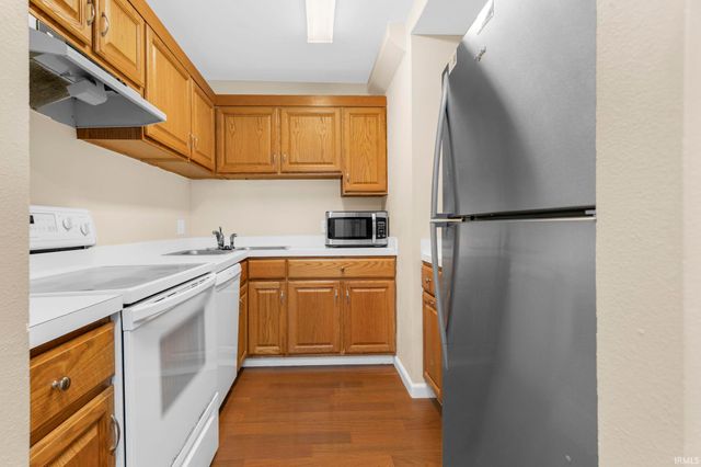 18120 Stoneridge St Apt B, South Bend, IN 46637