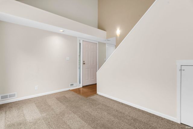 18120 Stoneridge St Apt B, South Bend, IN 46637