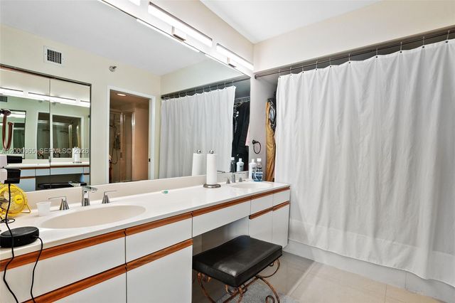 19101 NE 36th Court 1602, Aventura, FL 33180