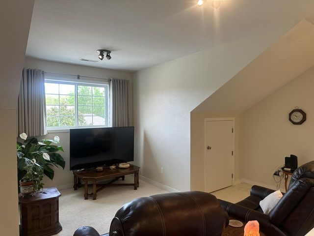 W397N5996 Autumn Woods DRIVE, Oconomowoc, WI 53066