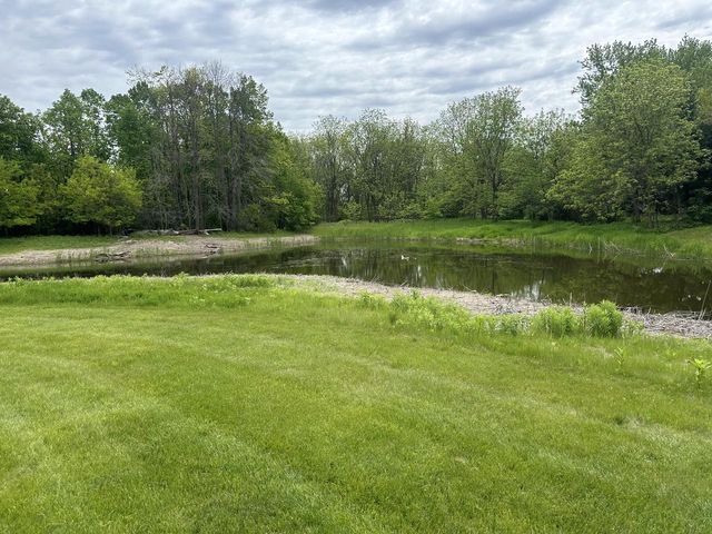 W397N5996 Autumn Woods DRIVE, Oconomowoc, WI 53066
