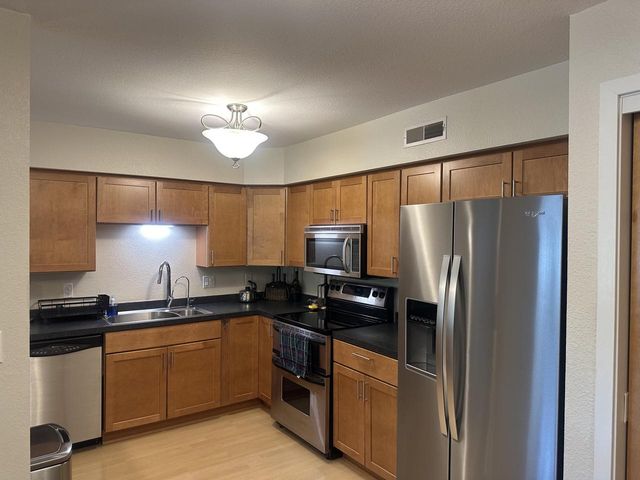 W397N5996 Autumn Woods DRIVE, Oconomowoc, WI 53066