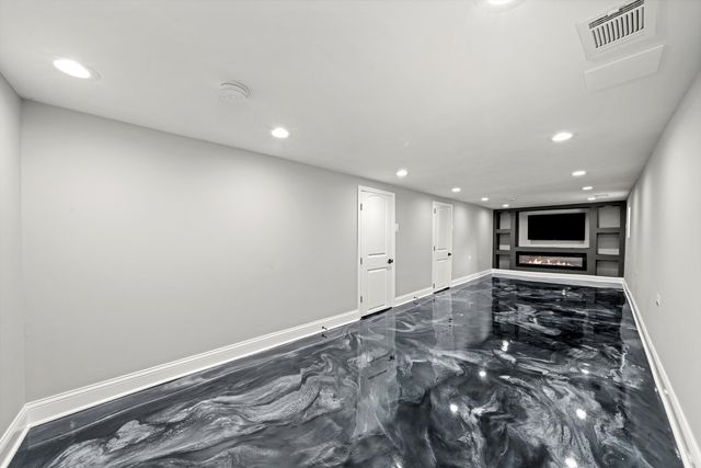 7918 S Anthony Avenue, Chicago, IL 60619