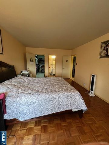 2 Horizon Road 1423, Fort Lee, NJ 07024