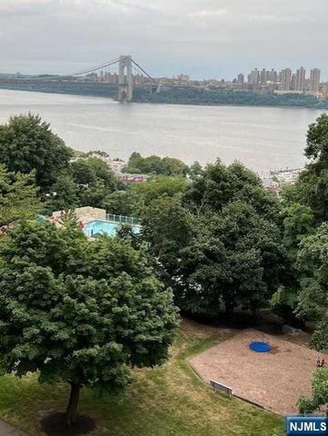 2 Horizon Road 1423, Fort Lee, NJ 07024