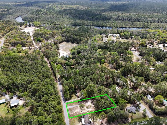 164 Memorial Lane, Freeport, FL 32439