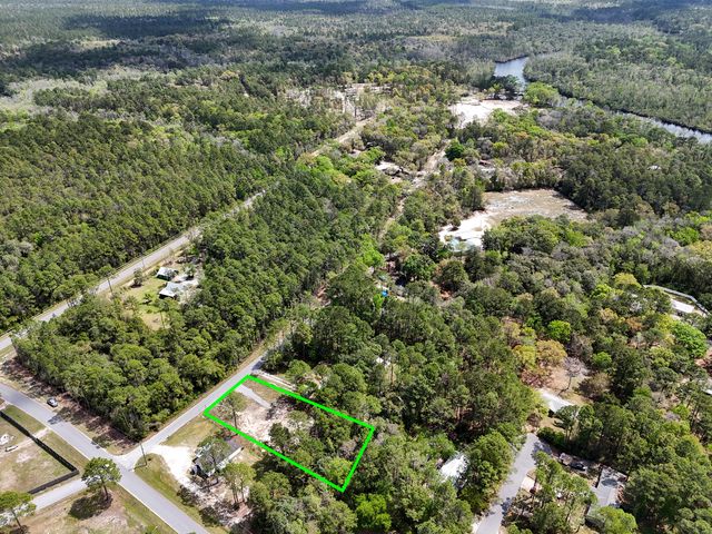 164 Memorial Lane, Freeport, FL 32439