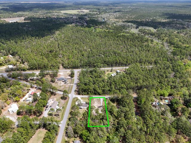 164 Memorial Lane, Freeport, FL 32439