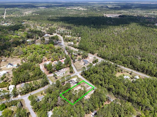 164 Memorial Lane, Freeport, FL 32439