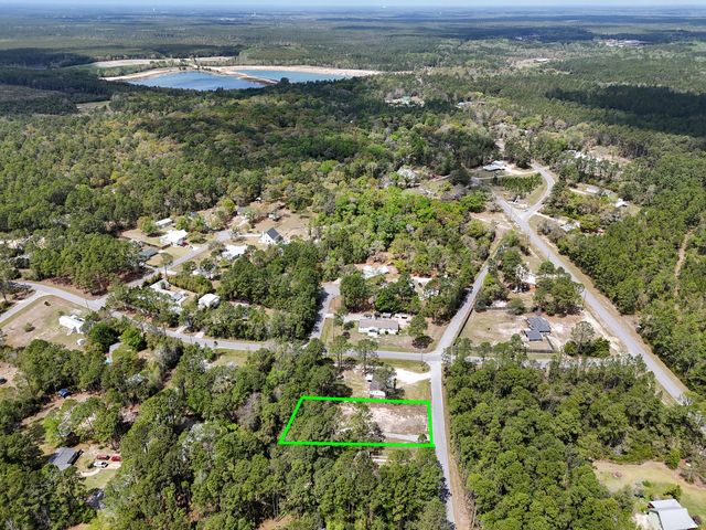 164 Memorial Lane, Freeport, FL 32439