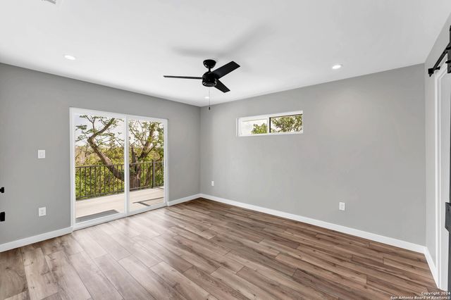 594 E SOUTH ST, New Braunfels, TX 78130