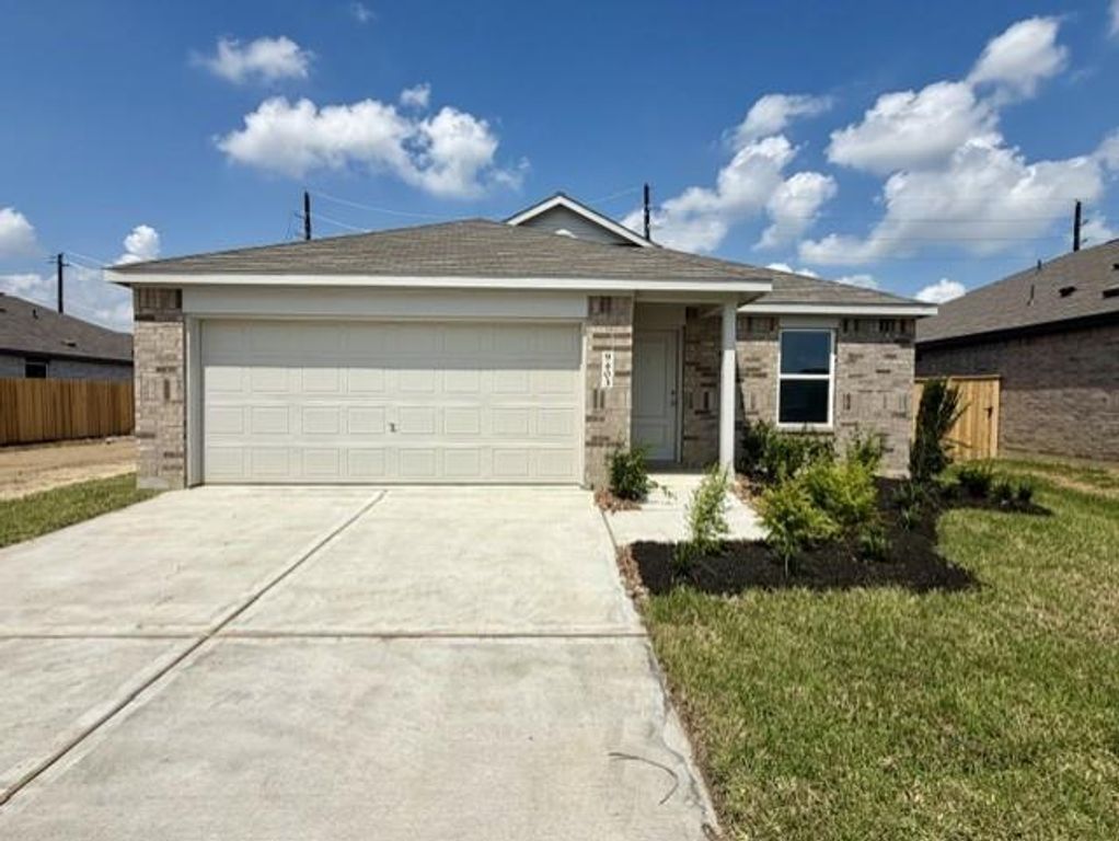 9403 Dazzling Tentacle Drive, Baytown, TX 77521