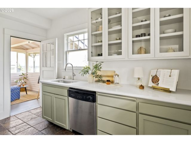 530 Se 71ST Ave, Portland, OR 97215