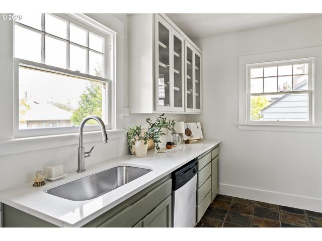 530 Se 71ST Ave, Portland, OR 97215