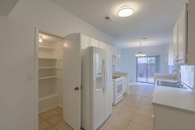 7108 Golden Eagle Place NE, Albuquerque, NM 87109