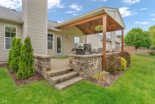1917 Central Park Boulevard W, Greenwood, IN 46143