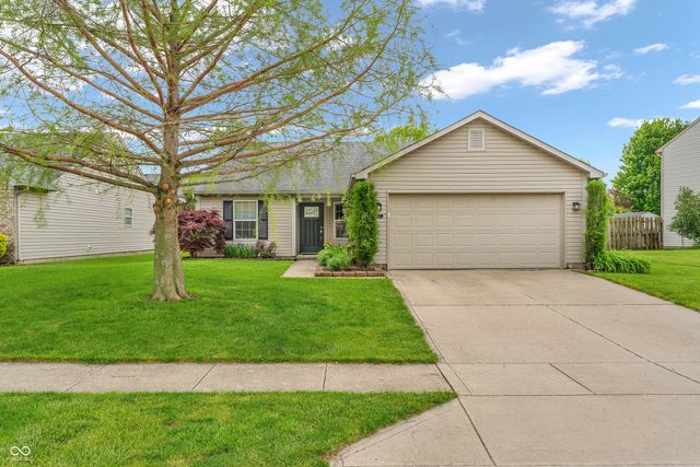 1917 Central Park Boulevard W, Greenwood, IN 46143