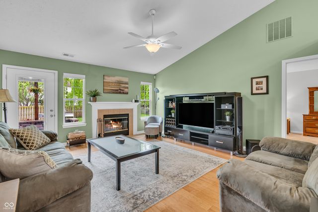 1917 Central Park Boulevard W, Greenwood, IN 46143