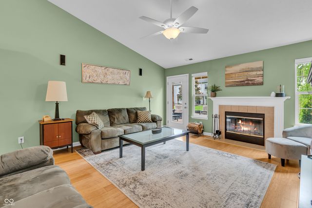 1917 Central Park Boulevard W, Greenwood, IN 46143