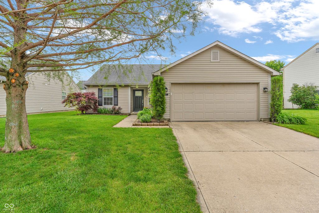 1917 Central Park Boulevard W, Greenwood, IN 46143